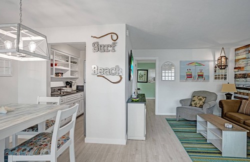 Pompano Beach Condo | BEACHCOTTAGE