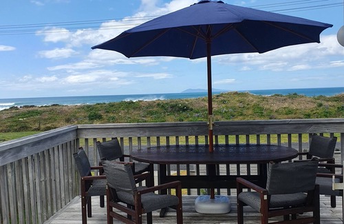 Waihi Beach House | Beached on Broadway - Perfect for Couples, Families or Friends