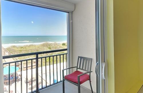 Crescent Beach Apartment | Beachers Lodge 307