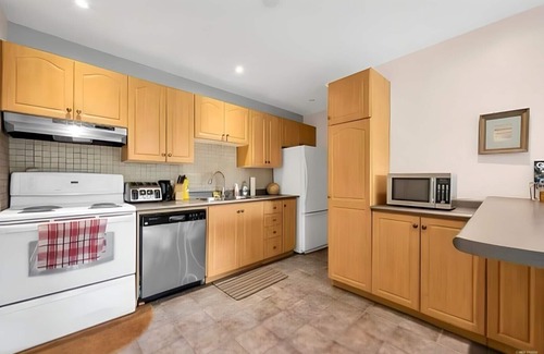 The Beaches Apartment | Beaches - 2BDR Townhouse