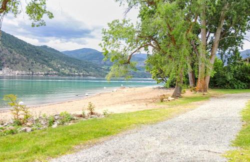 Wapato Point House | Beaches and Breezes on Wapato - 4 Bed 4 Bath Vacation home in Wapato Point
