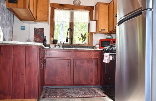 Mid-Coast and Islands Cottage | Beaches, Boating, Cool Ocean Breezes, Trails & Incredible Views! Max 2 people.