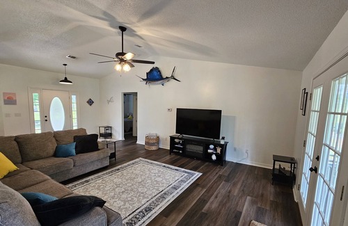 Florida Panhandle House | Beaches, River, Biking, Fishing, Gaming, Fire Pit plus the amenities of Home