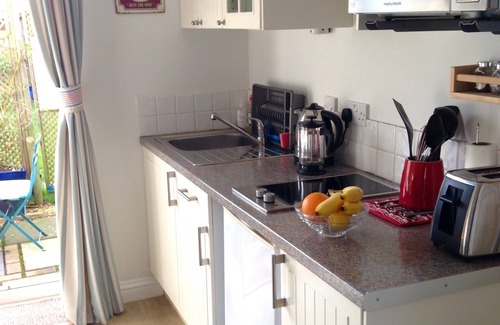 New Forest District Apartment | Beaches Studio is in a Fabulous Location with Views to the Shingle Bank and Iow