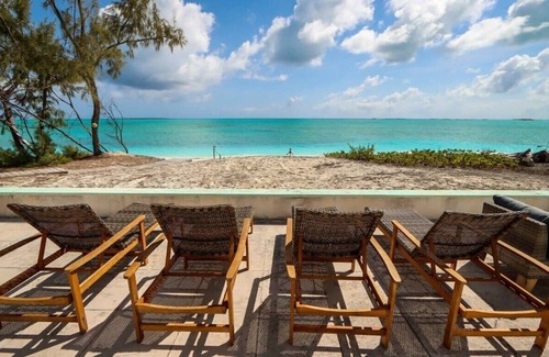 Great Exuma House | Beachfront White Palm Villa- Tar Bay, Great Exuma