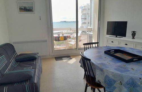 Saint-Gilles-Croix-de-Vie Apartment | Beachfront Apartment with Stunning Views & Private Parking