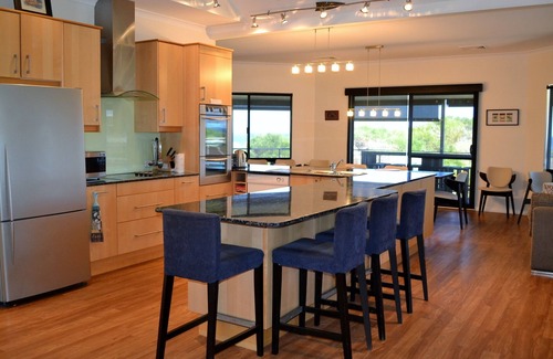 Peppermint Grove Beach House | Beachfront Bliss, Great ocean views and a minute's stroll to the waves.