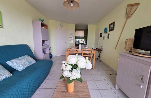 Saint-Brevin-les-Pins Apartment | Beachfront 1-Bedroom Apartment with Balcony in Saint-Brevin-les-Pins