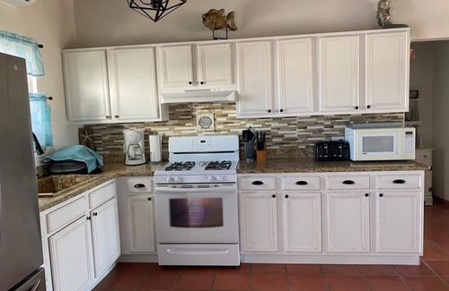 Puerto Penasco House | BEACHFRONT 2 BDRM 2 bath. Sleeps 6. PET Friendly & SECURE.