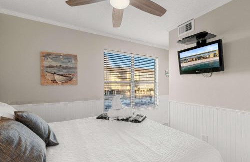 Gulf Shores House | Beachfront - 2 Bedrooms - Big Screen TV