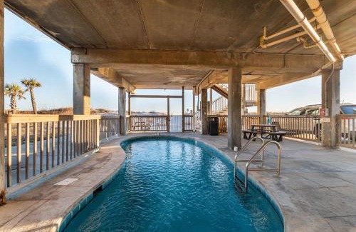 Gulf Shores House | Beachfront - 2 Bedrooms - Big Screen TV