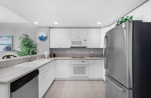Villa Primera Condo | 🌅Beachfront-2 Pools-Hot Tub-Sauna-Gym-2BR Emerald Isle 1206🌅
