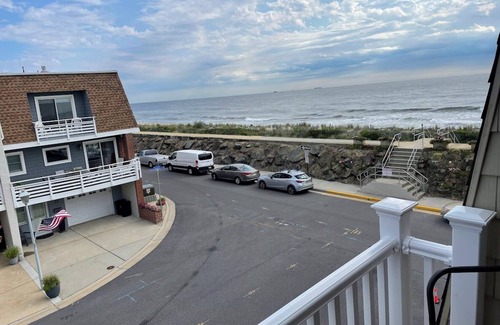 Sea Bright House | Beachfront 2br/2.5bath, 3 Balconies w/Ocean views, Private patio, kids/pets ok!