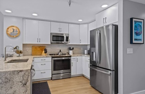 Villa Primera Condo | Beachfront 2BR Condo ~ Fully-Equipped + Washer/Dryer