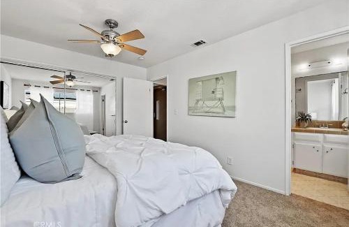 Old Towne House | Beachfront 3 Bedroom 3 Bath In Seal Beal, Ca