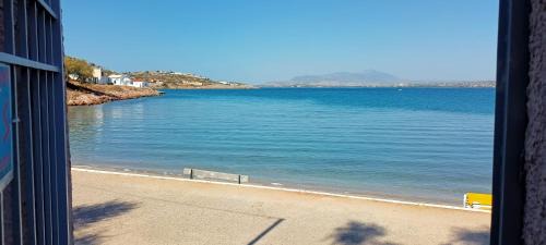 Salamis Apartment | Beachfront 3-bedroom apartment