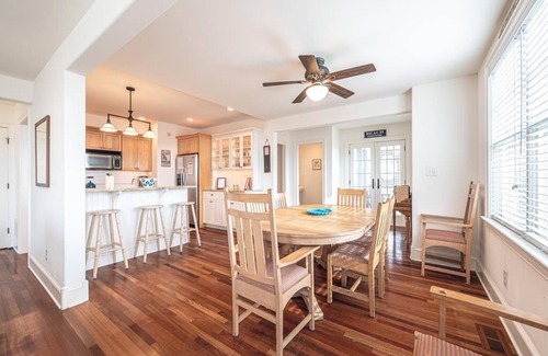 Admiral Estates House | Beachfront 3-Bedroom Unit w/Pool