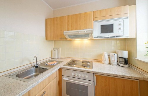 Schillig Apartment | Beachfront 3-room apartment on the North Sea with balcony and sea view - Hus