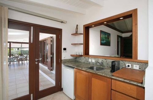 Plum Bay Villa | Beachfront 4-bedroom villa at Baie longue
