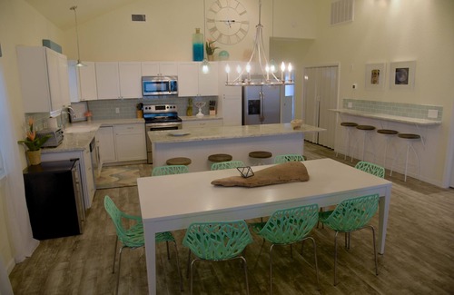 Freeport House | Beachfront! 4bdr(3 kings)/3 bath/sleeps 17