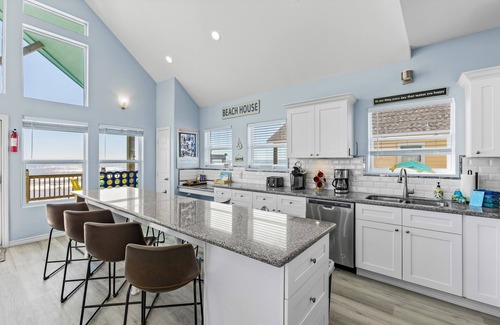 Gilchrist House | Beachfront 5BR | Hot Tub, Game Room & Lift