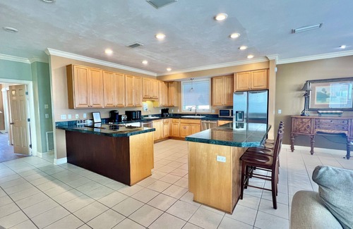 East End House | Beachfront 6-bedroom pet friendly home