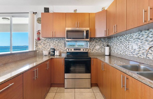Guayabo Condo | Beachfront 7th floor unit with amazing views