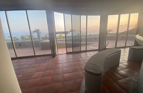 Aquila Villa | Beachfront, AC, Pool, Surf Rio Nexpa, Caleta de Campos, Turtle & Whale Watching