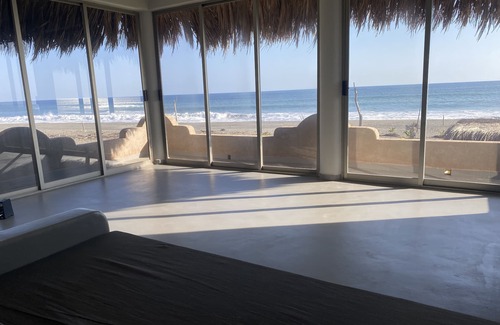 Aquila Villa | Beachfront, AC, Pool, Surf Rio Nexpa, Caleta de Campos, Turtle & Whale Watching