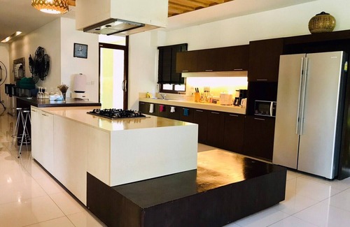 Sai Thai Villa | Beachfront Amatapura villa 10