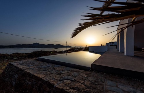 Antiparos House | Beachfront amazing SeaVilla