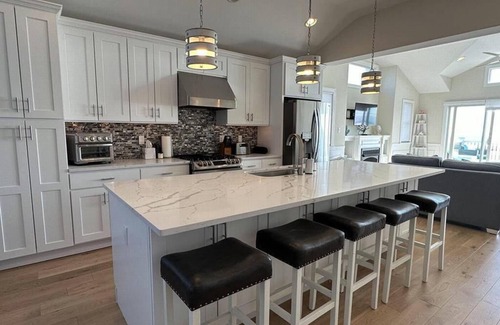 Dennisville Condo | Beachfront AND Bay Views from this 5 Bedroom Sea Isle City Home