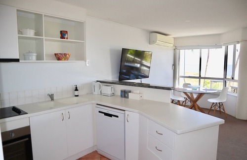 Urangan Apartment | Beachfront and pool views from the balcony 5 min walk to the beach.