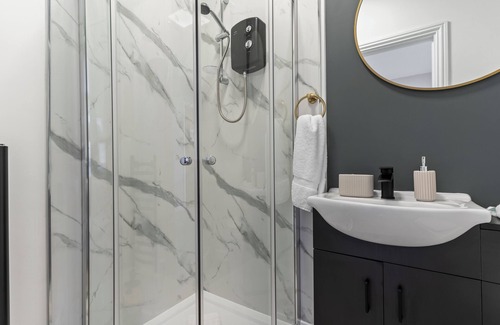 Redcar Hotel | Beachfront Aparthotel, Seaview Apartment with free parking #1n