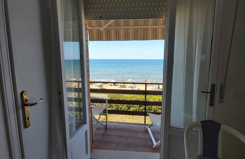 San Vincenzo Apartment | Beachfront apartment