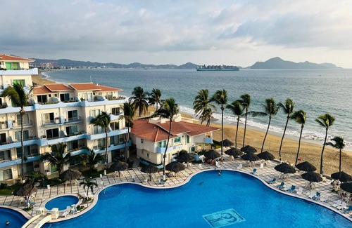 Olas Altas Apartment | BEACHFRONT APARTMENT IN MANZANILLO COLIMA MX. 428