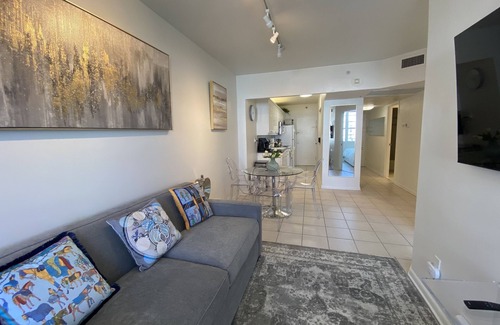 South Beach Condo | Beachfront apartment with Ocean View