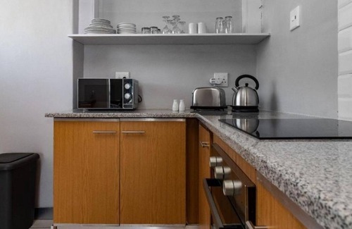 Amanzimtoti Apartment | Beachfront apartment with amazing sea views and direct beach access.