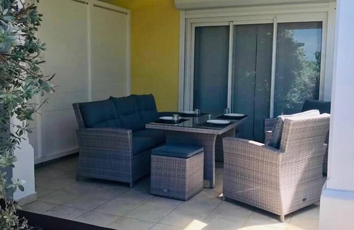 L'Autre-Bord Apartment | Beachfront Apartment