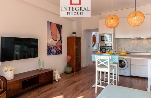 Palamos Apartment | Beachfront Apartment with Terrace in Palamós