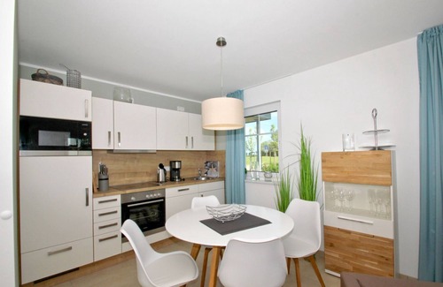 Gohren Apartment | Beachfront apartment with terrace, use of swimming pool and sauna - Rex Rugia apartment 10-3