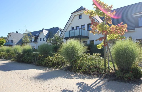Gohren Apartment | Beachfront apartment with terrace, use of swimming pool and sauna - Rex Rugia apartment 10-3