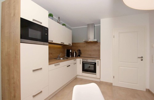 Lobbe Apartment | Beachfront apartment with terrace, use of swimming pool and sauna - Rex Rugia apartment 13-4
