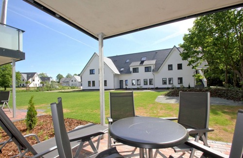 Gohren Apartment | Beachfront apartment with terrace, use of swimming pool and sauna - Rex Rugia apartment 14-1