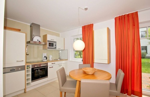 Lobbe Apartment | Beachfront apartment with terrace, use of swimming pool and sauna - Rex Rugia apartment 29-3