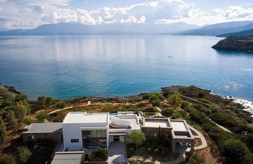 Ammoudara Villa | Beachfront Art Villa with a heated pool