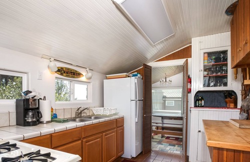 Eastside Santa Cruz House | Beachfront at Twin Lakes Beach