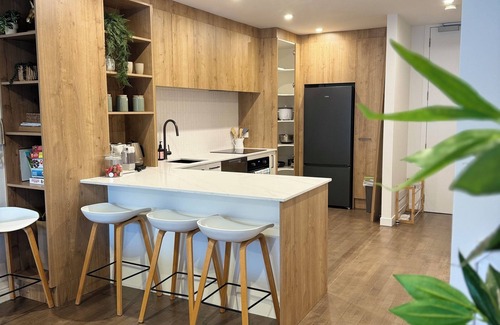 Browns Bay Apartment | Beachfront Beautiful Apartment - Dream Lifestyle!