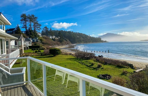 Happy Camp Hideaway House | Beachfront! Beautiful home with amazing views!