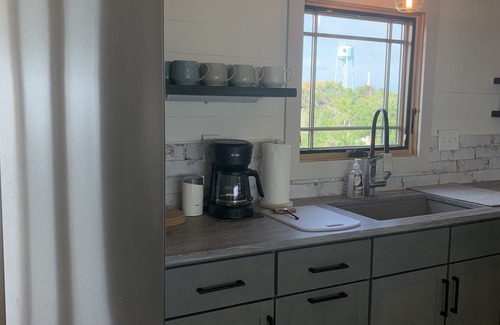 Ocracoke House | Beachfront Beauty on Northern Pond